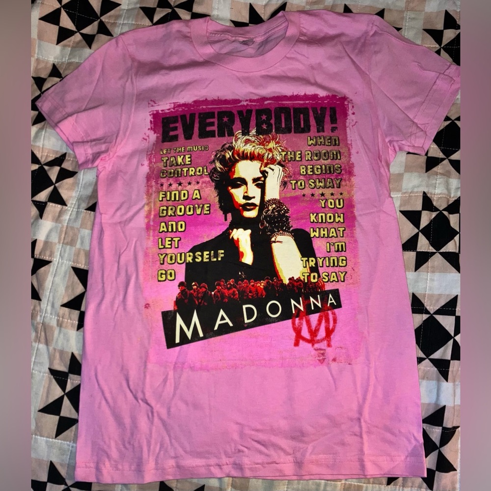 MADONNA Tshirt Ladies Jr sz L “Everybody” Art Poster (Song by Madonna) pink NEW